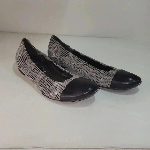 AGL ATTILIO GUISTI LEOMBRUNI 35.5 USED PLAID LEATHER/CAP TOE BALLET FLATS - Picture 2 of 6